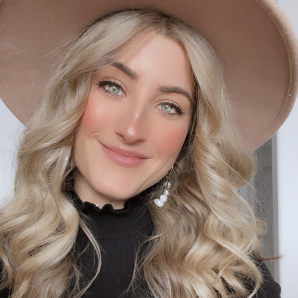 Meet your Posher, Chanel